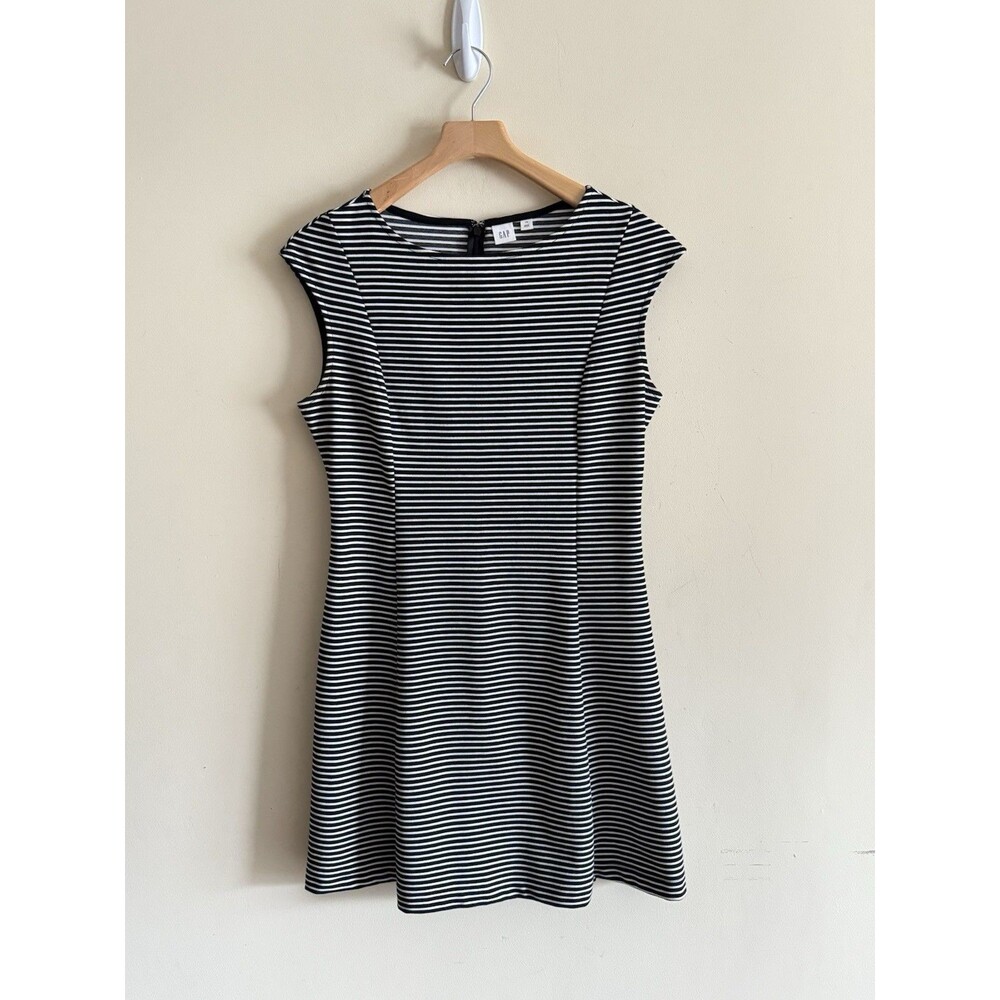 Gap Women's Size 10 Black Ponte Cap sleeve Stripe Crew-Neck‎ Skater Dress Shift